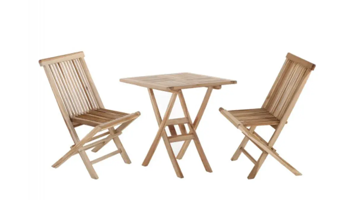 Cafésæt i teak med bord og to stole til altanen
